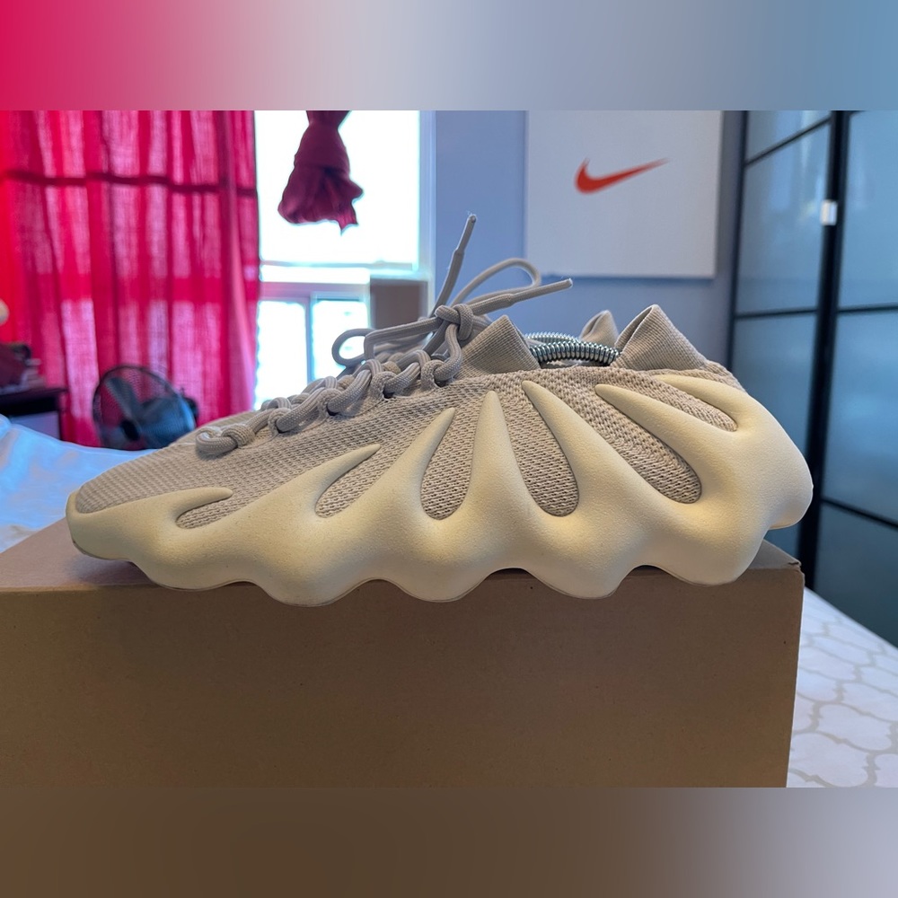 Yeezy 450 Cloud White Size9.5 US MEN